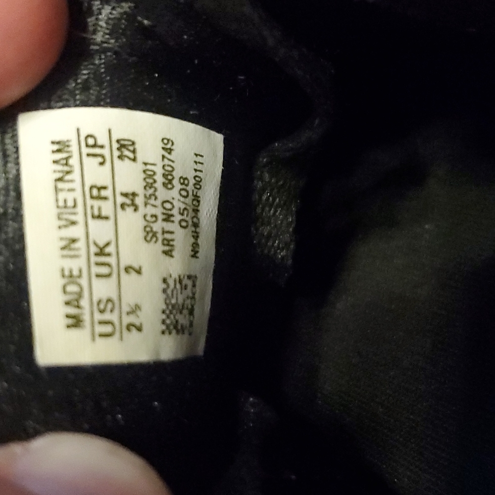 Shoes - Picture 4 of 4